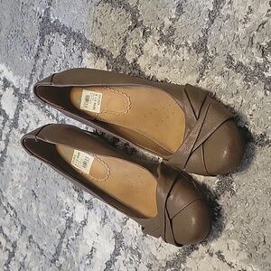 NEW Yuu Women's Heels (9.5)